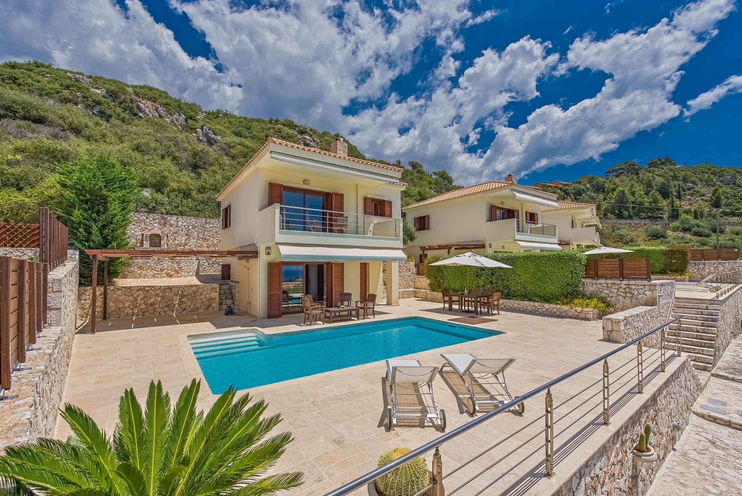 VL1 Pool Exterior II 124-1331